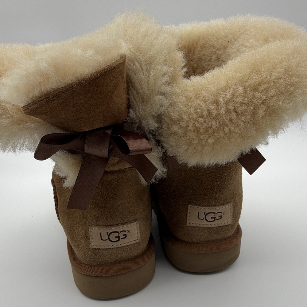 UGG Women's Bailey Bow Brown Suede Lined Pull-On Ankle Bootie Bow US 11